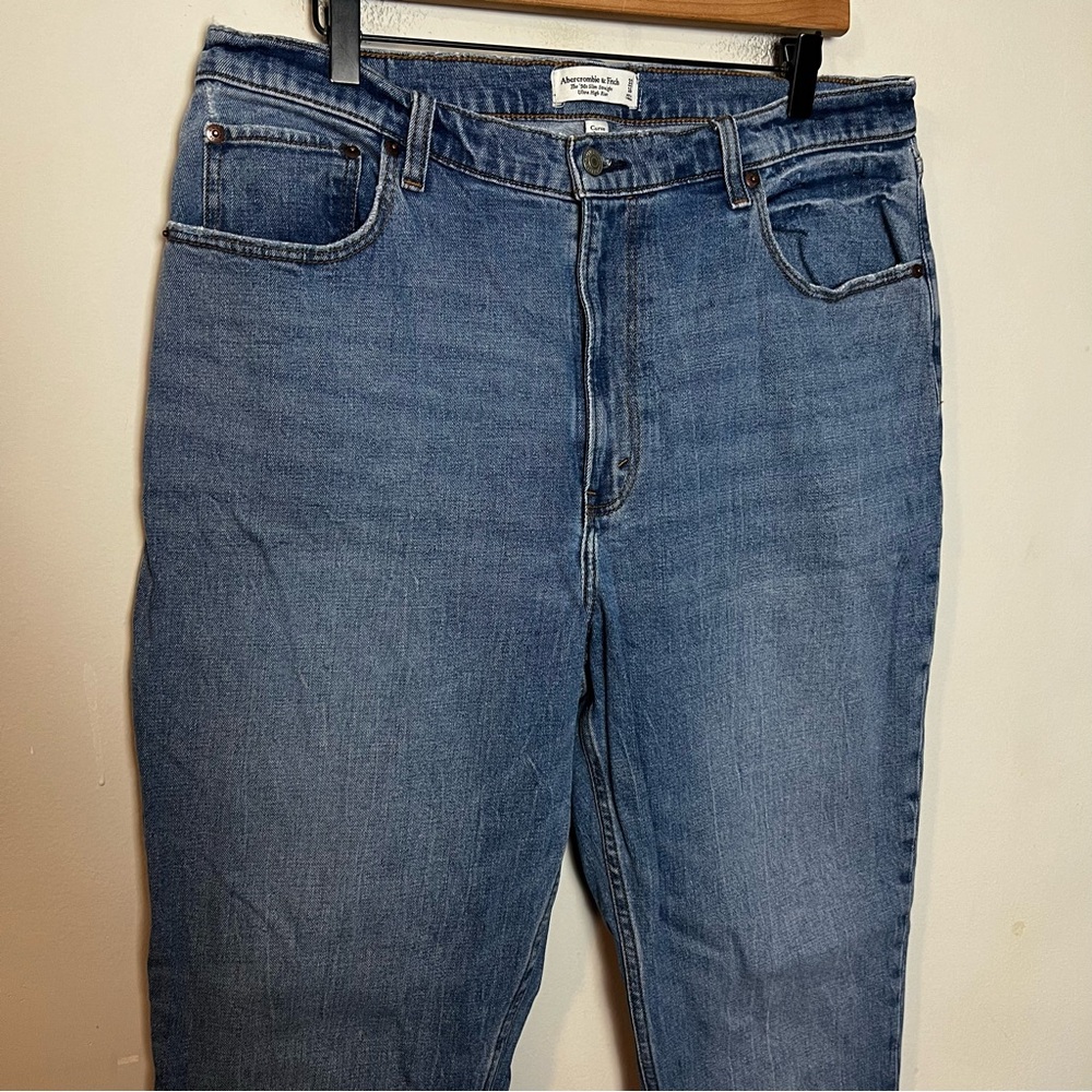 ABERCROMBIE- Curve Love Ultra High Rise 90s Slim Straight Jean Denim Blue - Picture 3 of 8